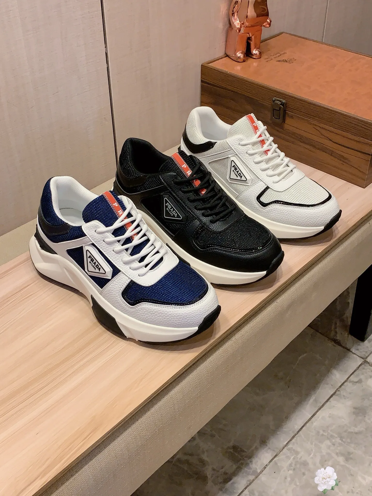 Men's men's shoes💰460💰💰🎩🎩[Lightning][Lightning] "PRADA*" The latest and most popular casual shoes, top brand [seduce] luxury ~ purchasing agency, top ~ quality. [Strong] The upper is made of imported breathable cowhide with material ➕ breathable sheepskin lining (•) and fine workmanship. The original stylish and stylish soft rubber wear-resistant and non-slip outsole is light and comfortable on the feet. The real thing looks better when photographed in real life. No. 143: Code: 38-44, 45 can be customized, 3️⃣ colors are available